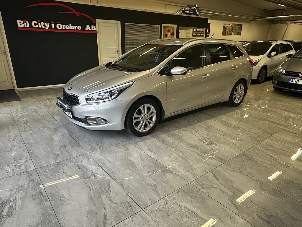 Kia Ceed 1.6 CRDi (128hk) EX Comfort / 2-Ägare / Dragkrok / M-Värmare
