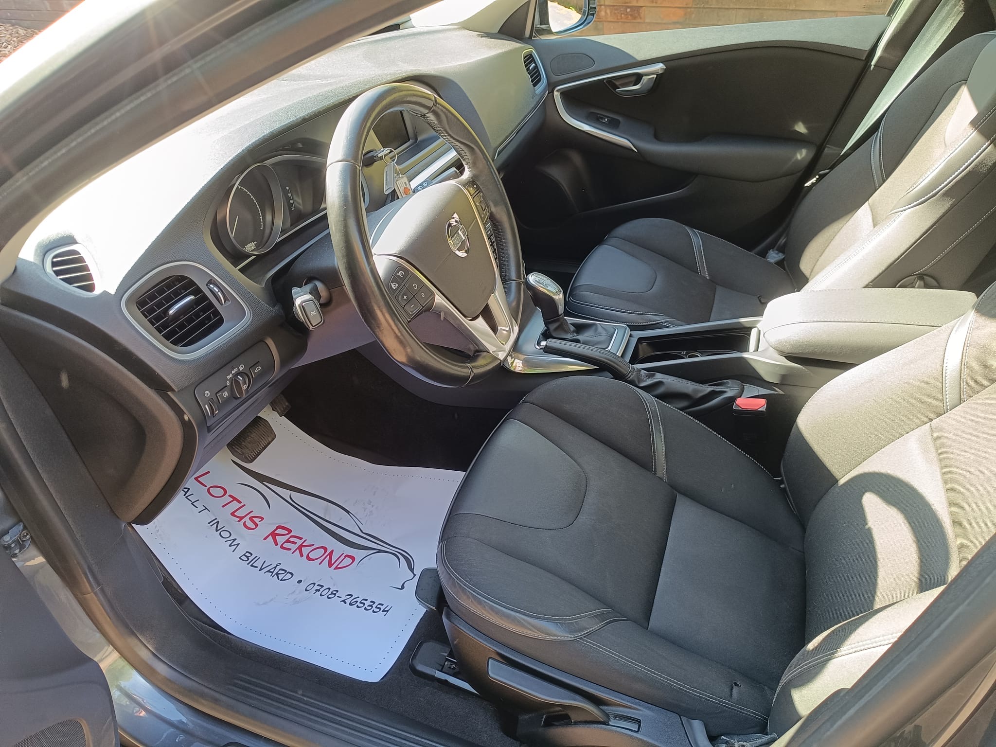 Volvo V40 D3 Geartronic Momentum Euro 5 2013, photo 6/41