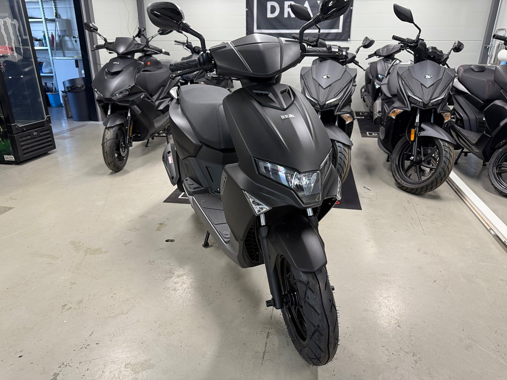 Drax Raw Drax Raw 2025  45km/h Mattsvart