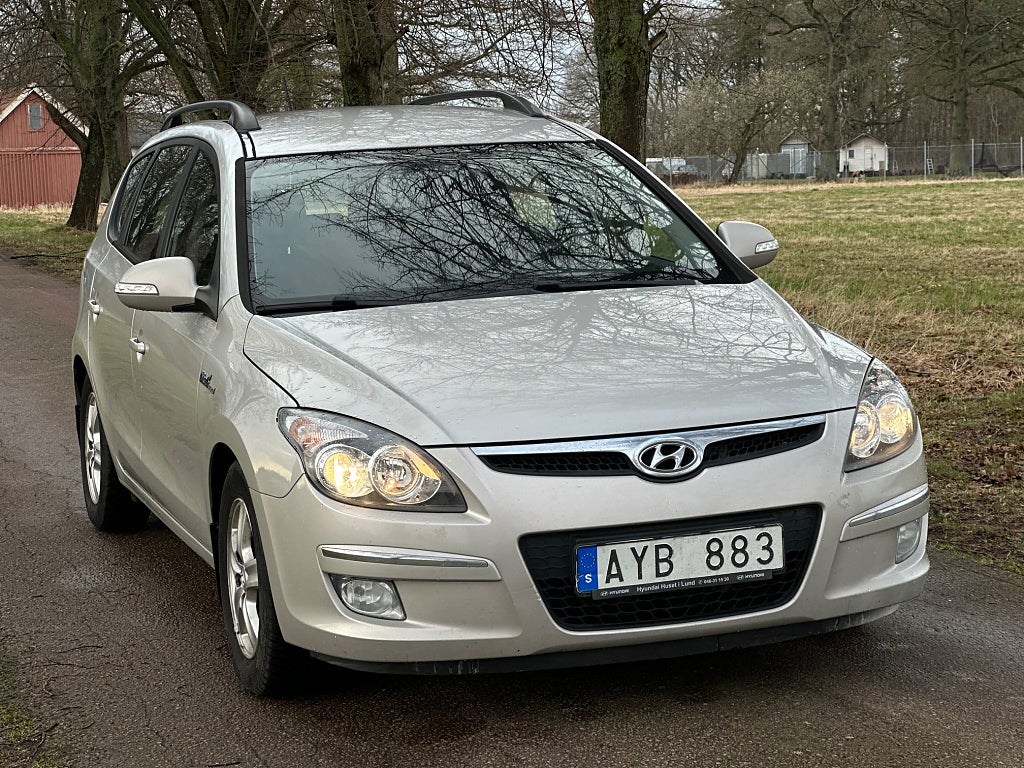 Hyundai i30 cw 1.6 CRDi  Svensksåld, M.B. skick. Rostfri        
