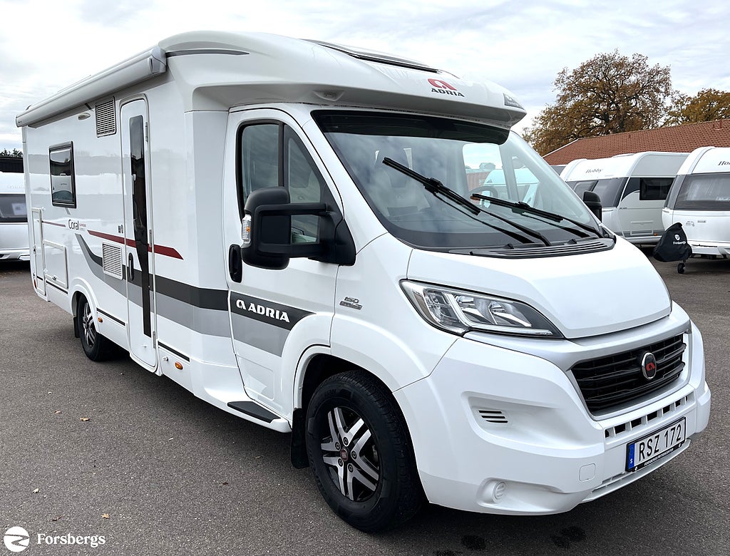 Adria Coral S 670SLT // Bekväm, mycket utrustning & hög lastkapacitet!