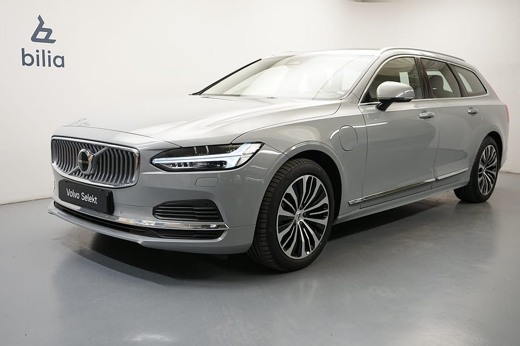 Volvo V90 Recharge T6 Core Edition, Baklucka elmanövrerad