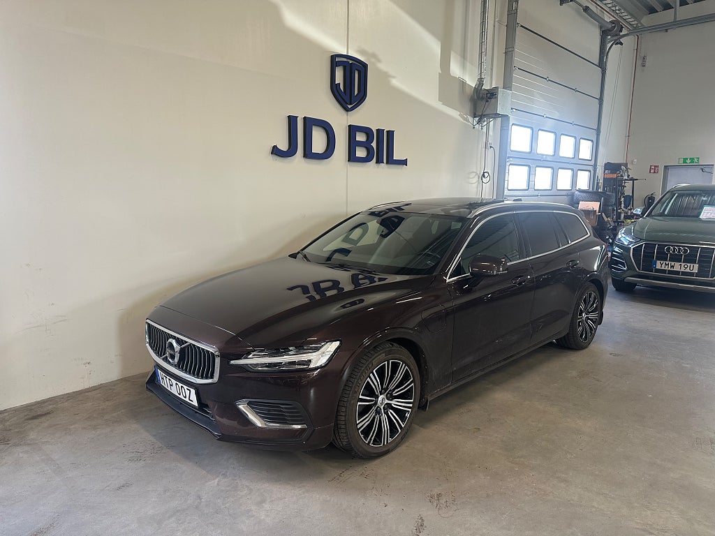Volvo V60 Recharge T6 AWD Inscription Pano Drag Kamera Läder Navi