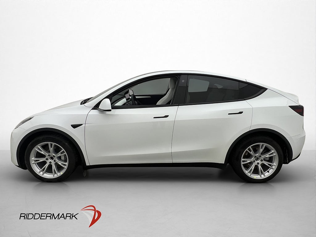Tesla Model Y Long Range AWD Pano Dragkrok MOMS Sv.Såld
