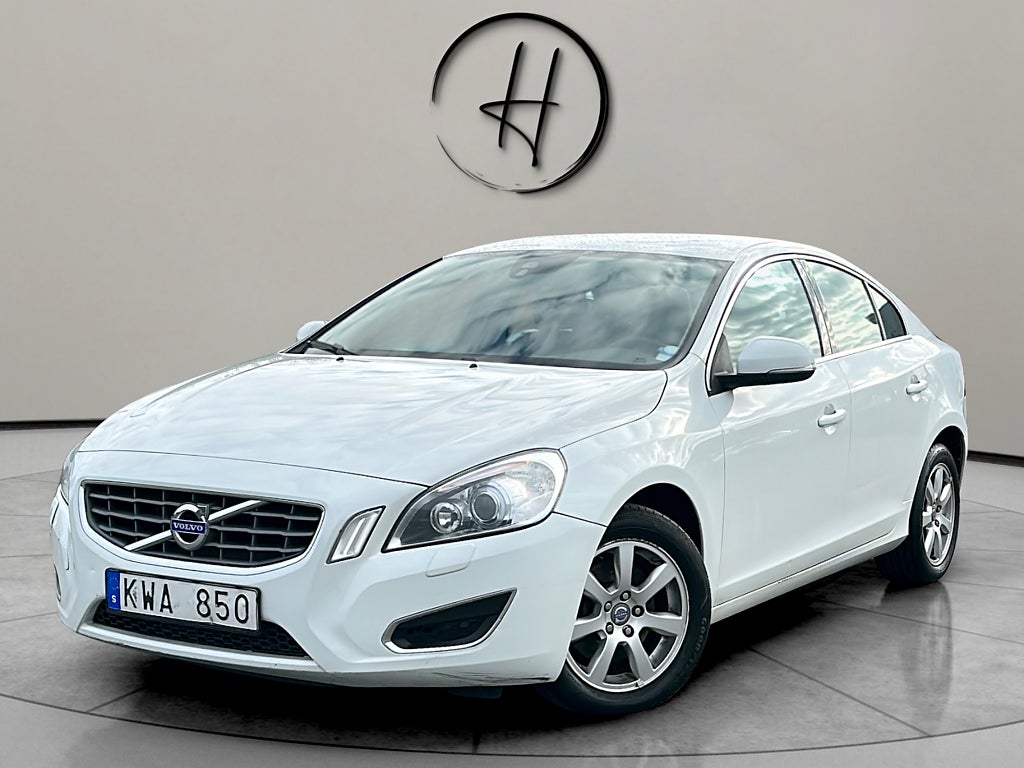 Volvo S60 D3 163hk 6-Vxl Momentum Xenon Keyless Nyservad