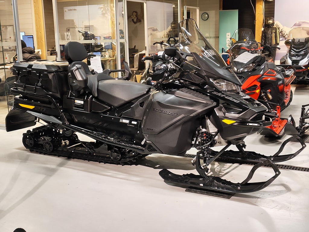Ski-Doo Expedition SE 900 ACE Turbo R 