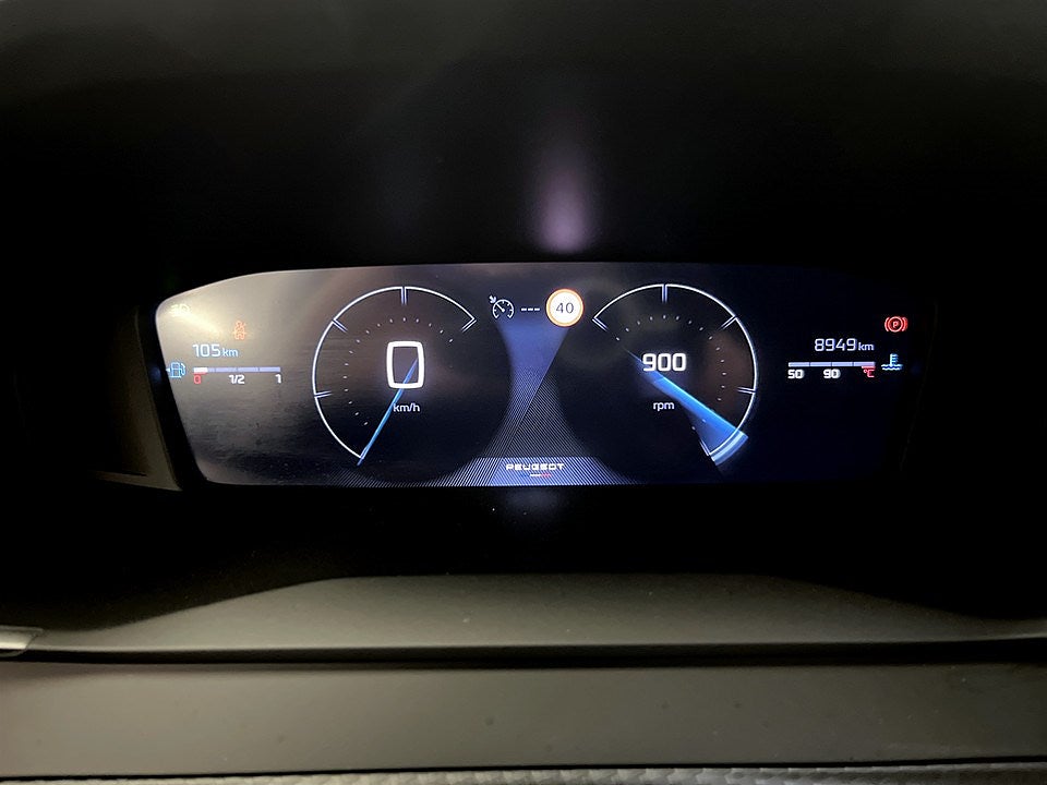 Bild på Peugeot 2008 Allure 1.2 PT 130hk - CARPLAY, P-SENSORER