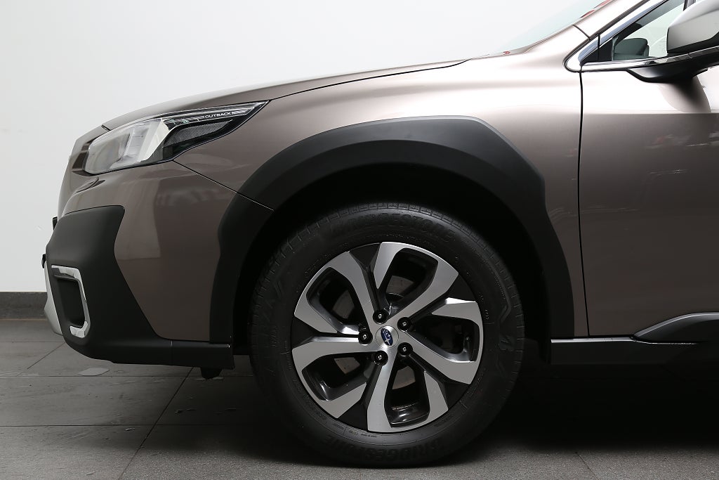 Subaru Outback 2,5i XFuel Touring AWD Skinn I Taklucka I H/K I Drag 2022