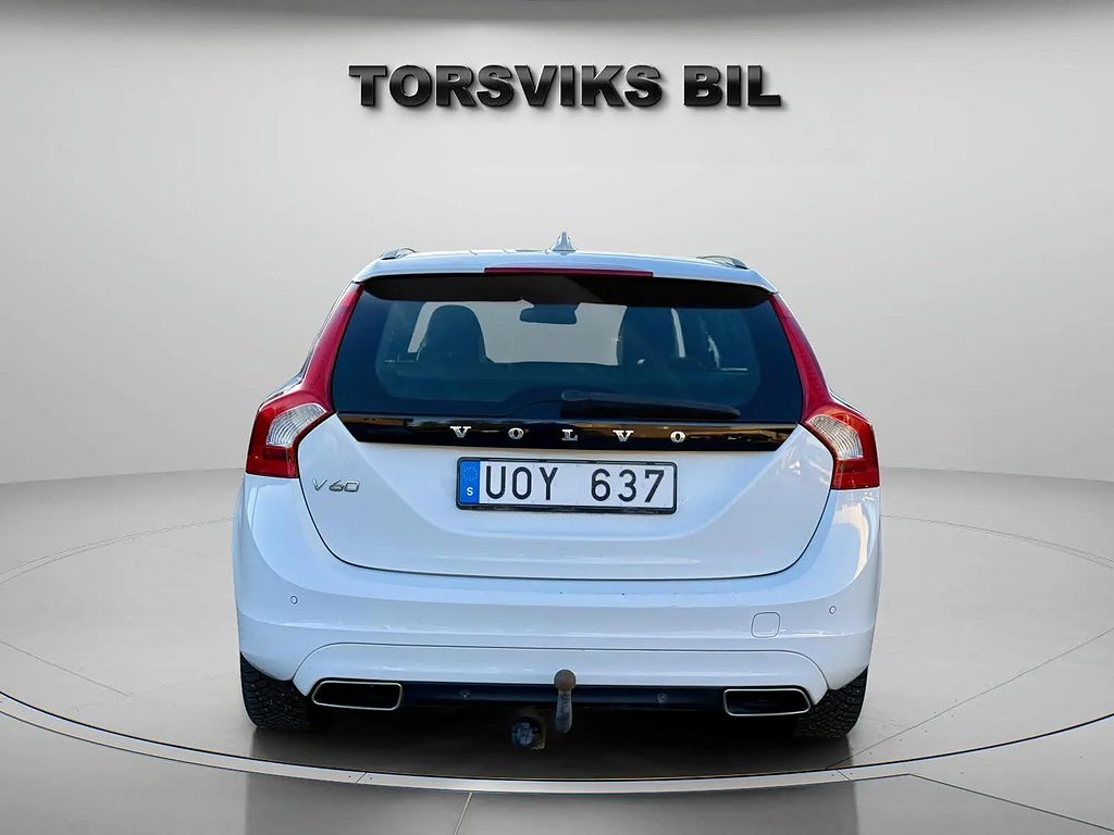 Volvo V60 D4 AWD Geartronic Dragkrok Nyservad V-hjul Värmare Hemleverans - miniatyr 5