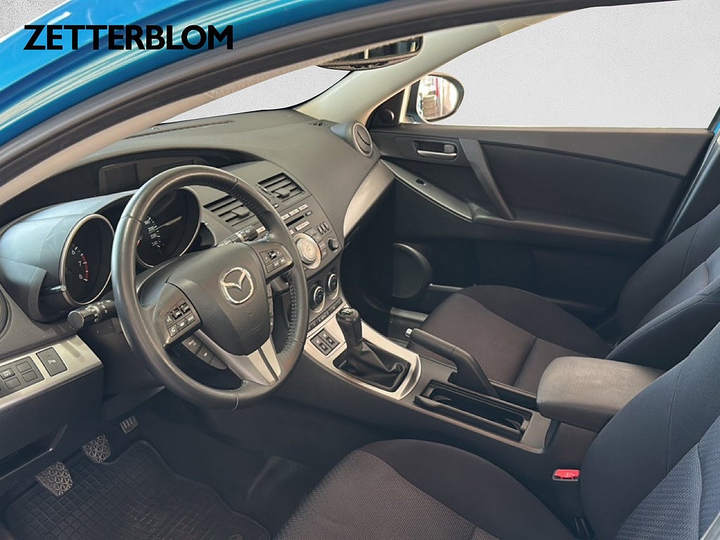 Halvkombi Mazda 3 8 av 21