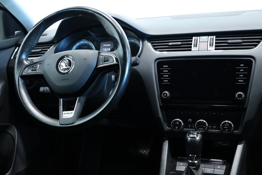 Skoda Octavia 2020, bild 6/10