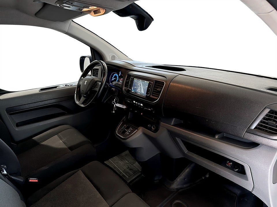 Bild på Peugeot e-Expert PRO+ 75kWh 136hk Aut L2 B-KAMERA NAVI