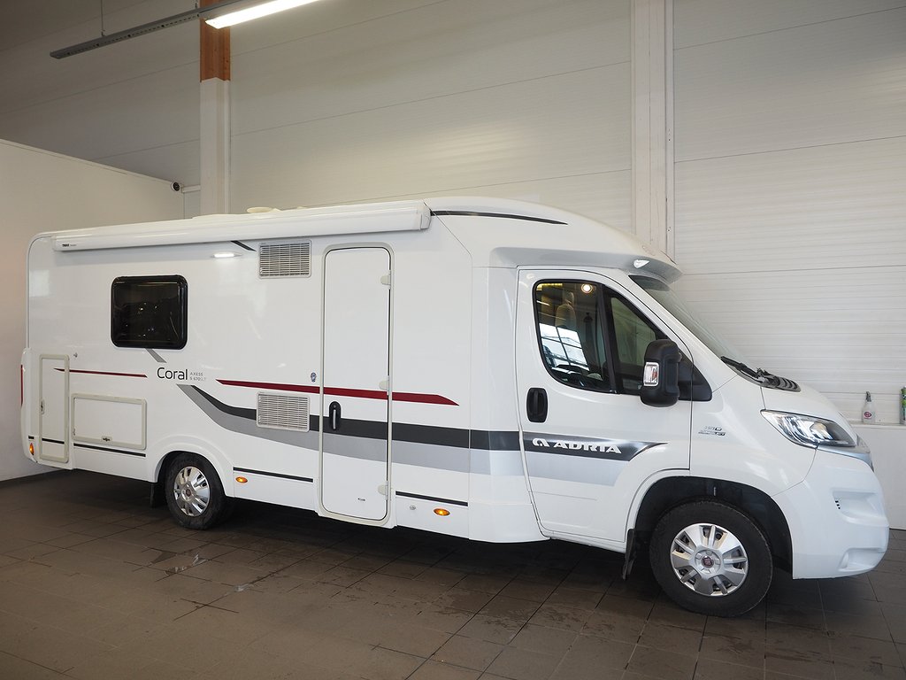 Adria Coral S 670 SLT Axess AC markis Cykelställ 2015