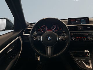 BMW 330i Touring M Sport S&V-hjul/Navi/Skinn/Farthållare/Drag