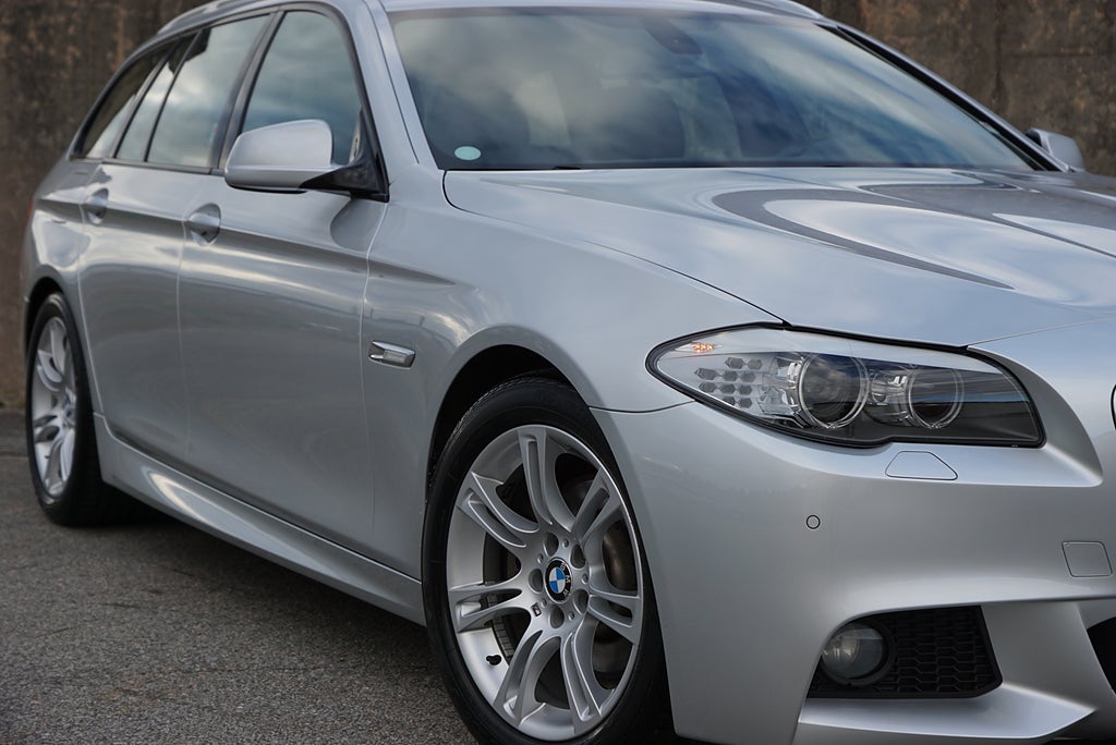 BMW 523I Touring M Sport|1-Ägare|Låga Mil|Värmare|Drag|