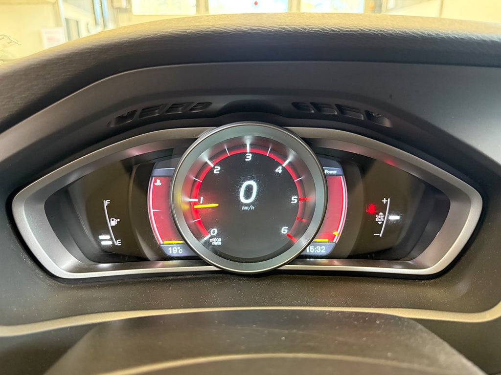 Volvo V40 D2 Momentum Gps Dragkrok V-Hjul Ny servad - miniatyr 18