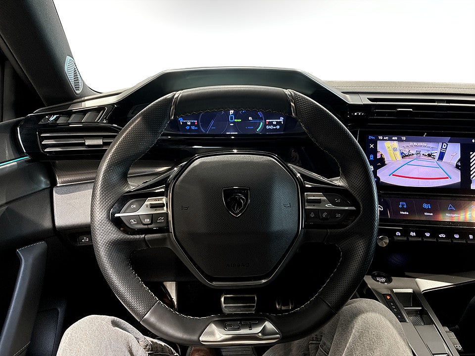 Bild på Peugeot 408 GT PHEV 225hk Aut DRAG PANO ELSTOLAR HELSKINN