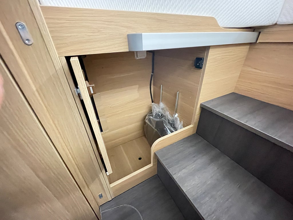 Adria Matrix Axess 670 SL /Taksäng/Automat/5 bältad/B-körkort - Adria