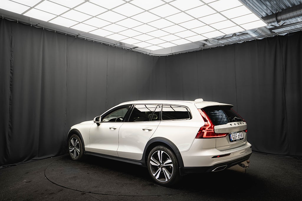 Volvo V60 Cross Country D4 AWD PRO LÄDER DRAG 360° HUD ELSTOL VÄLSERVA