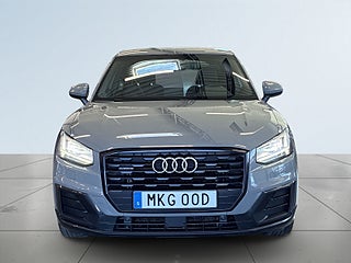 Audi Q2 40 TFSI quattro S S&V/Värmare/Navi/Kamera/Keyless/Drag – bild 2