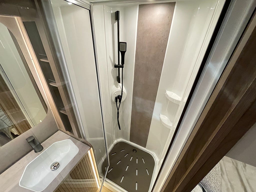 Kabe Imperial 740 CTDL KS / Cinderella / ALDE /  Läder / Lyxvagn / Al - Kabe