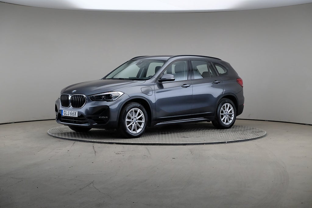 BMW X1 xDrive25e Connected Rattvärme Parking Driving Assistant Plus ...