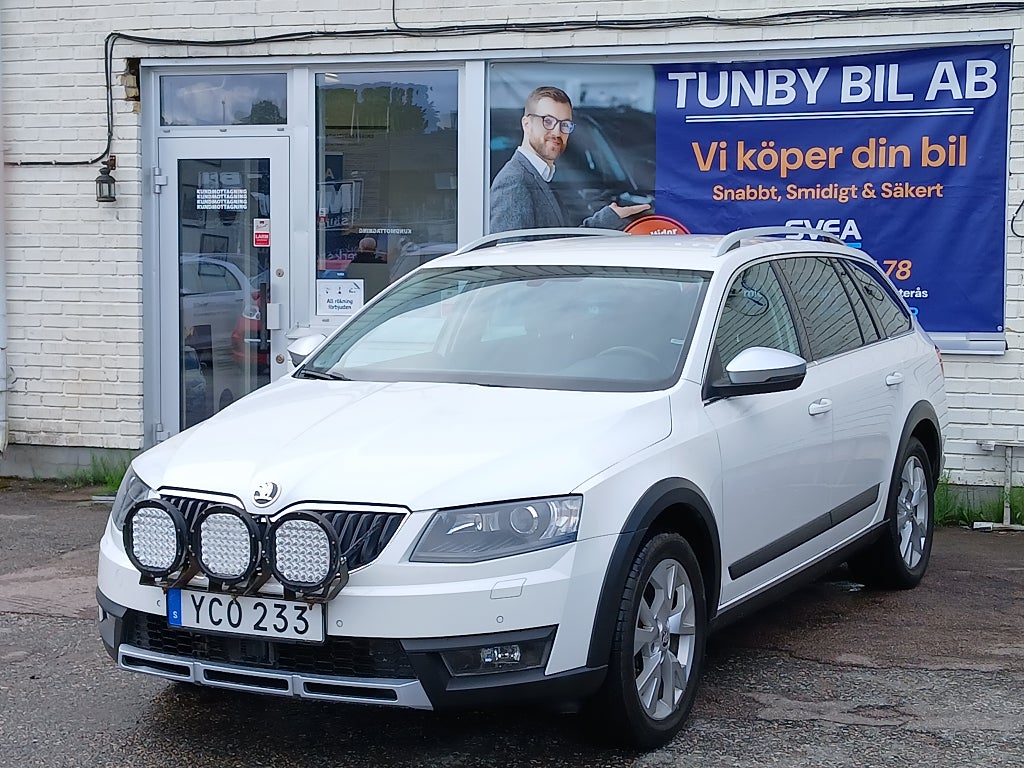 Skoda Octavia Scout 2.0 TDI 4x4 Premium/AUTO/Drag/GPS/Kam/D-Värm/Sen