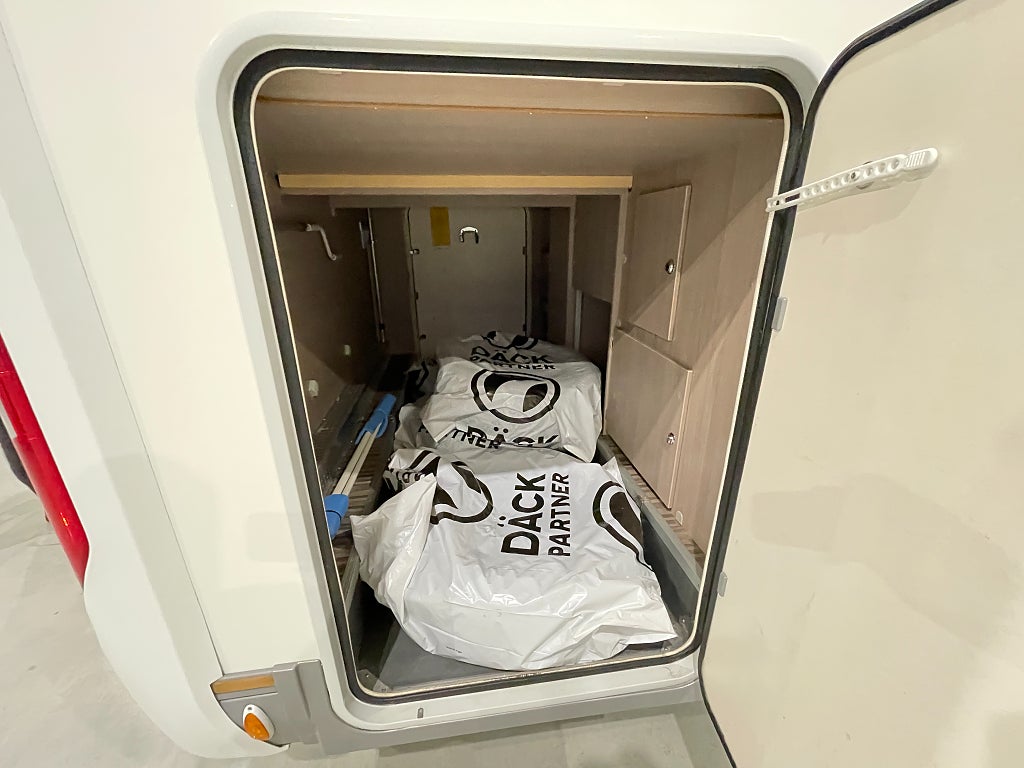 Adria Matrix Supreme 687 SL / ALDE / Taksäng / Solcell /Ugn /  - Adria