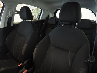 Halvkombi Peugeot 208 14 av 21