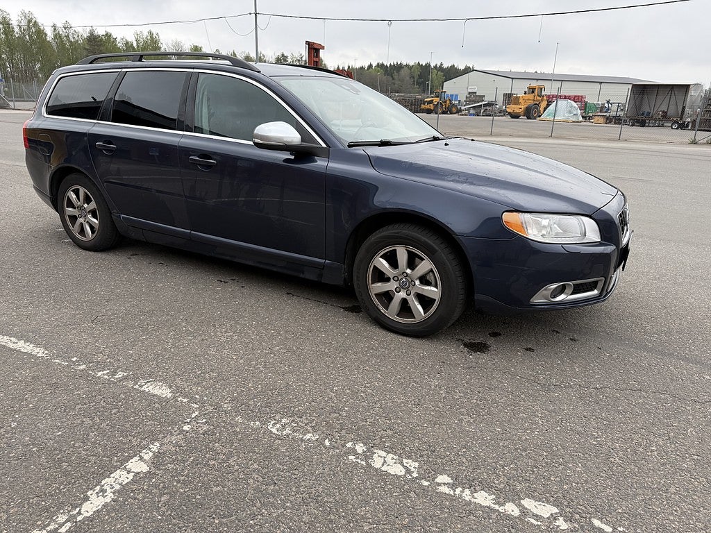 Volvo V70 T4F Momentum Euro 5