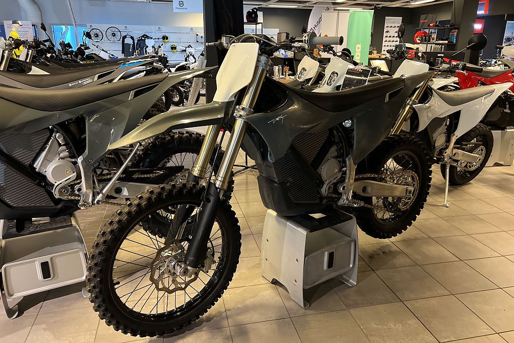 Stark Varg MX 1.0 60hk / 18" Enduro / Medium 