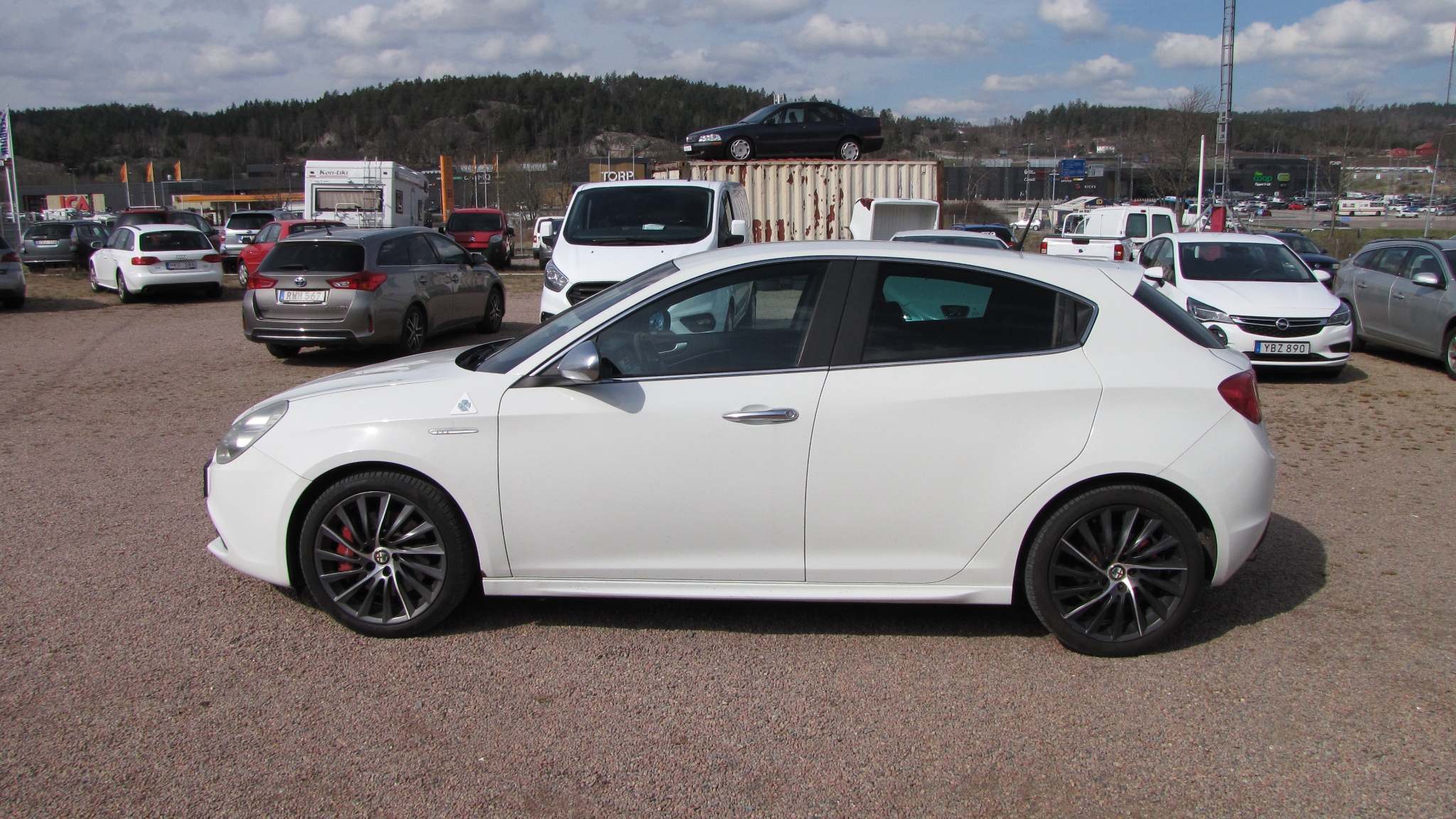 Alfa Romeo Giulietta 2011, kuva 4/36