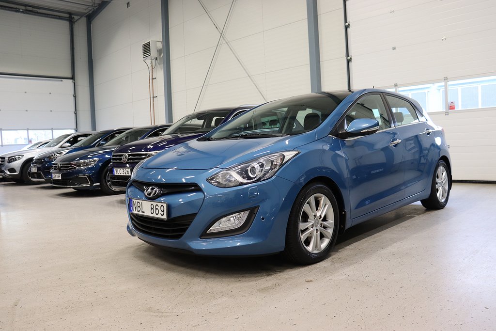 Hyundai i30 1.6 CRDi Premium M-Värm Drag Keyless Navi 110hk