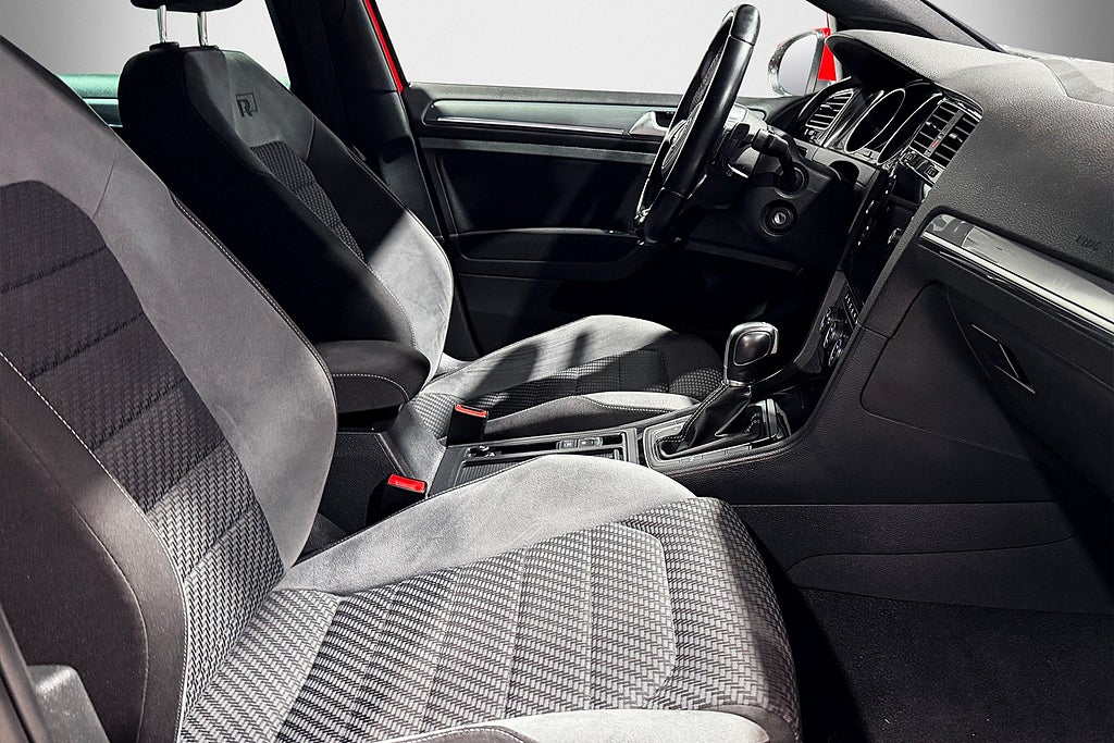 Volkswagen Golf SC 1.5 TSI 150hk DSG R-Line | Pluspaket |