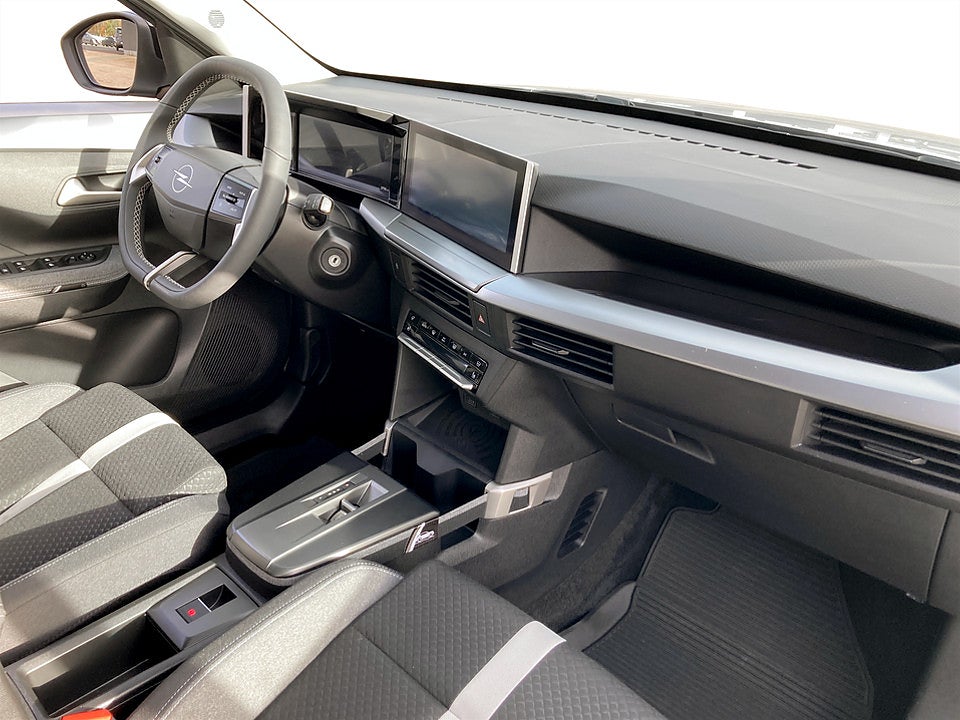 Bild på Opel Frontera GS Hybrid 136hk Aut B-KAMERA CARPLAY