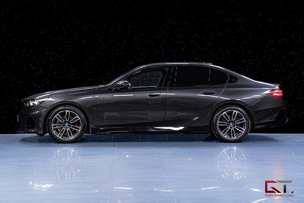 BMW 530e M-Sport H/K Drag DAP Matrix HuD 360° Parkeringsvärmare