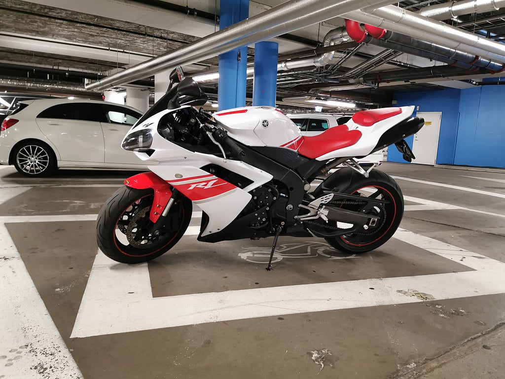 Yamaha R1