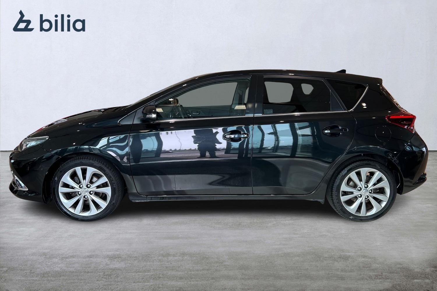 Toyota Auris 1.2 Turbo Executive 2017, bild 4/10