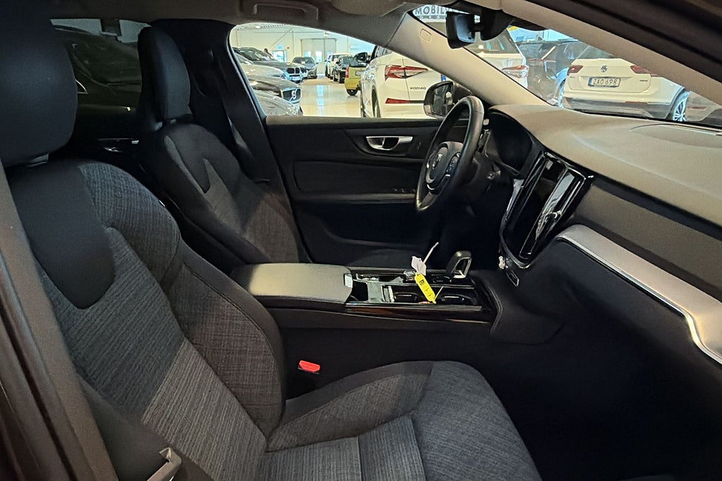 Volvo V60 Recharge T6 AWD Aut Core Edition V-hjul Värmare Kamera  miniatyr 11