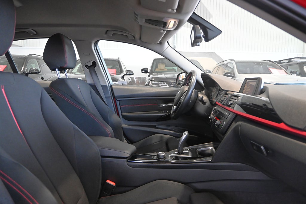 BMW 328i 2014 - miniatyr 11