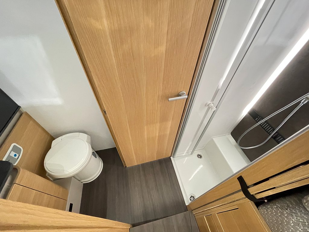 Adria Matrix Plus 670 DL / ALDE / Taksäng / Automat / F2F /  - Adria