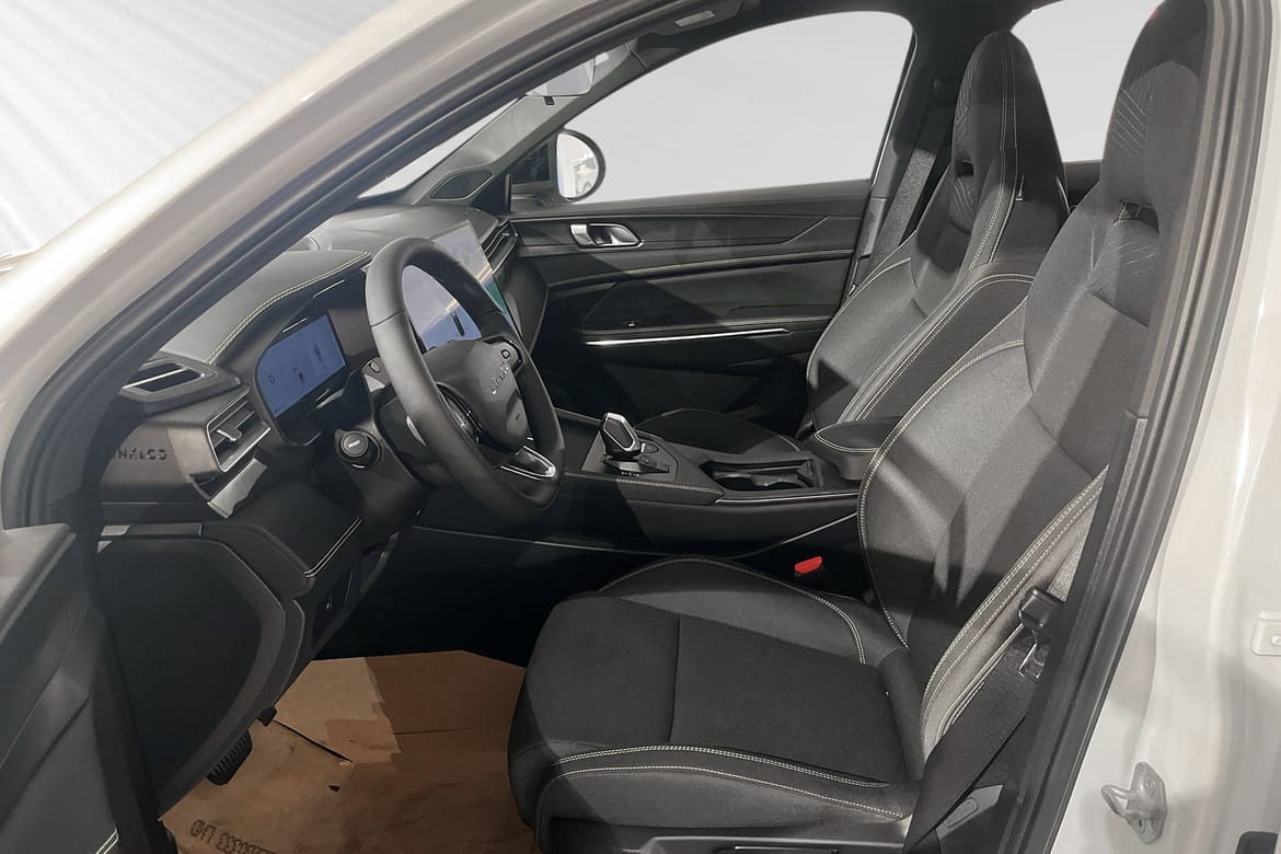Lynk & Co 01 Core PHEV 2025, bild 6/33