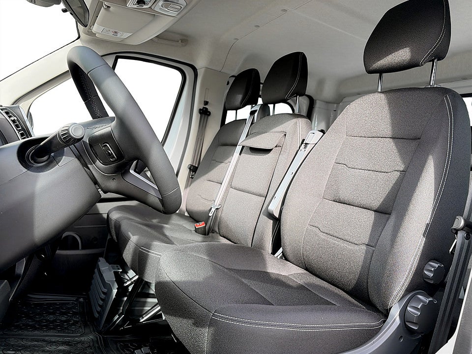 Bild på Peugeot Boxer DH Flak L3050 180hk Aut - OMGÅENDE LEVERANS!
