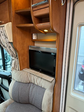 Husbil-halvintegrerad Carthago C-Line T4.9 180HK AUT 19 av 24