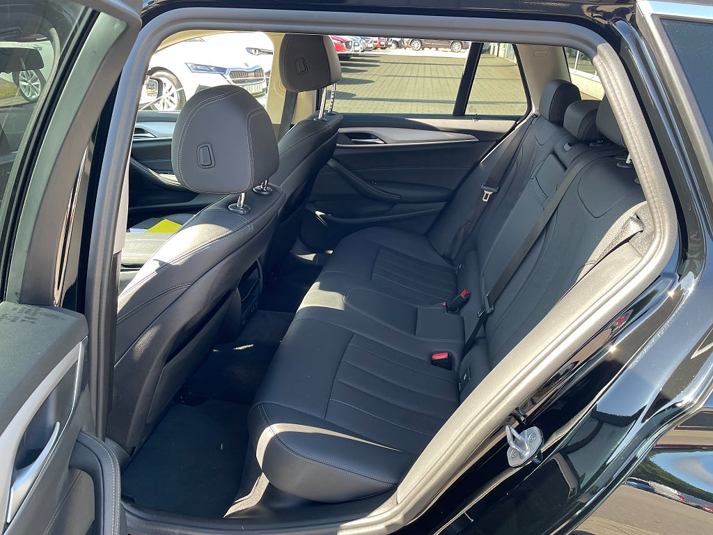 BMW 530e Touring 292 hk G31 LCI ENDAST 3.785 mil SKINN