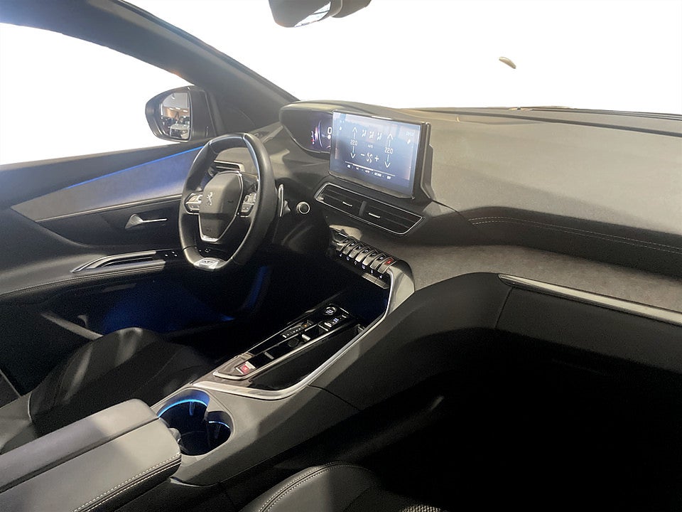 Bild på Peugeot 5008 GT 1.2 PT 130hk Aut 7-SITS B-KAMERA CARPLAY