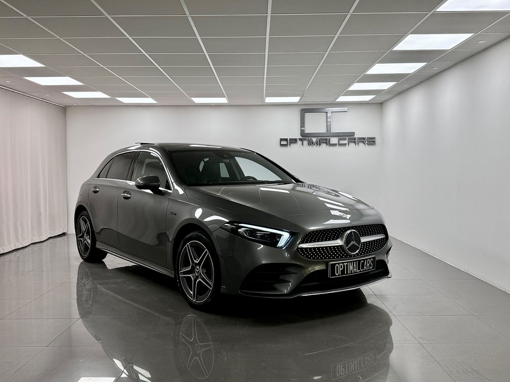 Mercedes-Benz A 250 e Plug-In hybrid AMG Pano Burmester