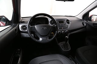 Halvkombi Hyundai i10 9 av 17