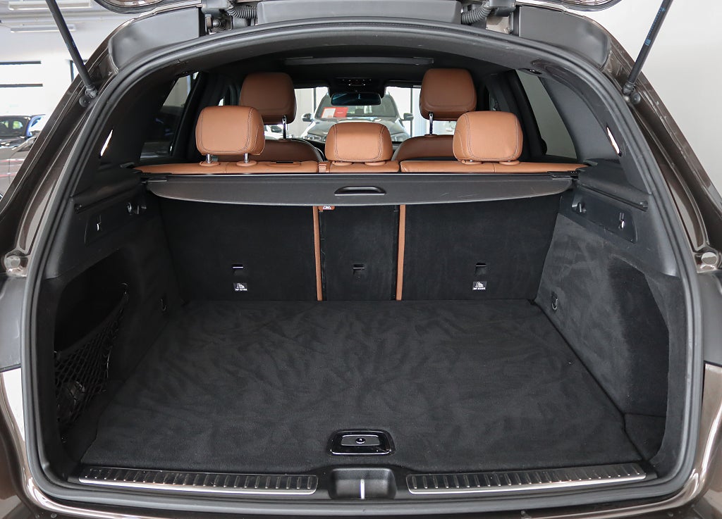 Mercedes-Benz GLC 250 d 4MATIC Exclusive 360° Burmester Värm 1 ägare Drag