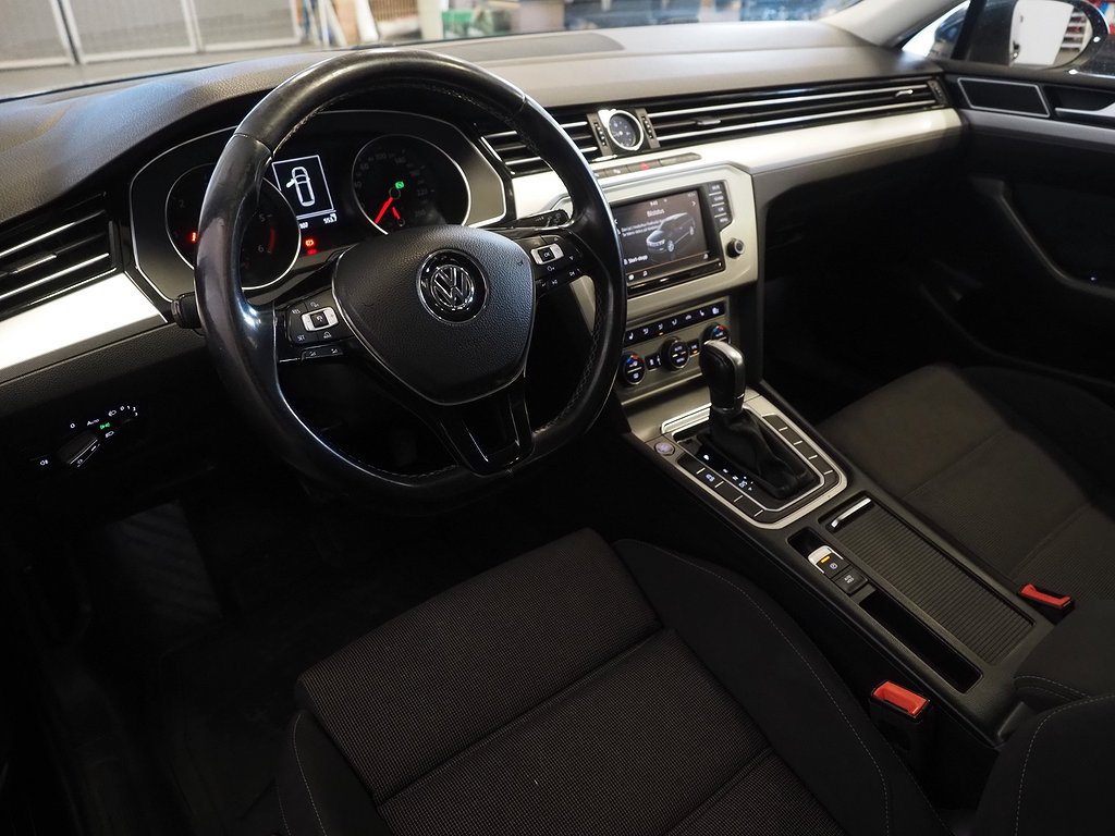 Volkswagen Passat Sportscombi 2.0 TDI Drag D-Värm Kamera 2015